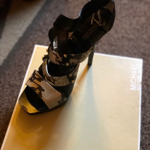 Michael Kors Shoes - Michael kors heels